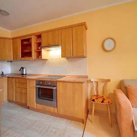 Zolty Sun Seasons 24 W Karpaczu Z Balkonem By Renters *