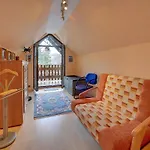 Apartamento żółty Sun Seasons 24 W Karpaczu Z Balkonem By Renters Karpacz