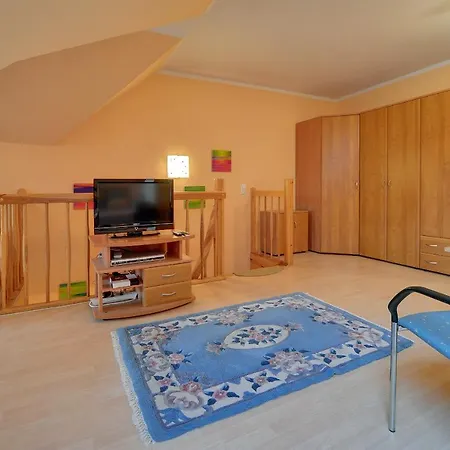 Zolty Sun Seasons 24 W Karpaczu Z Balkonem By Renters