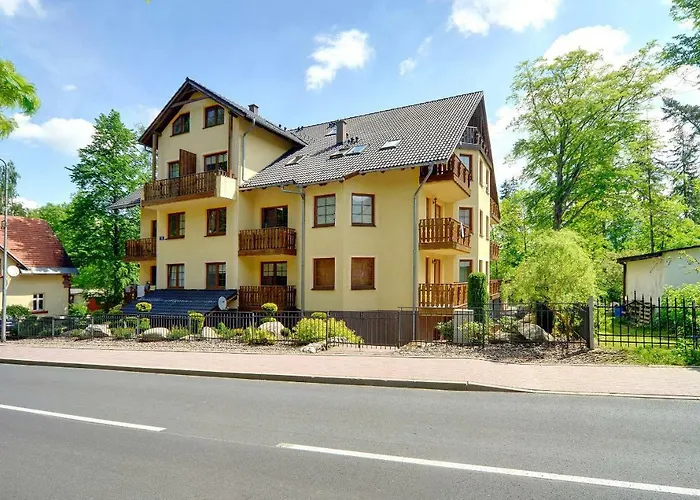 Lejlighed Zolty Sun Seasons 24 W Karpaczu Z Balkonem By Renters Karpacz